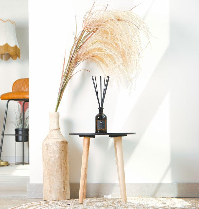 Bathroom Reed Diffuser Guide: Placement, Ventilation, Moisture, and Shelf Styling
