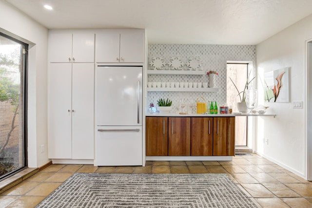 How to Clean a Refrigerator Door and Handles