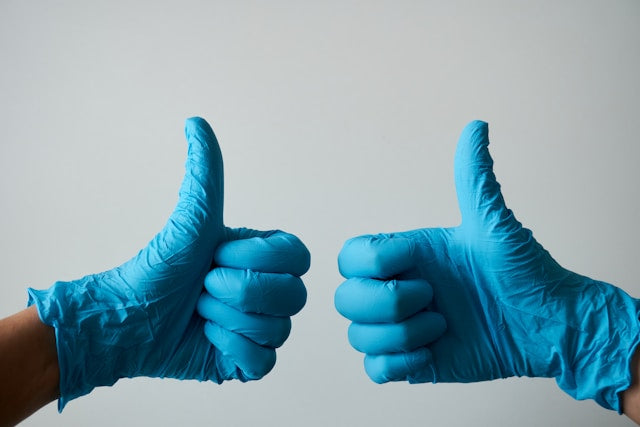 When Should You Change Disposable Cleaning Gloves During Household Chores?