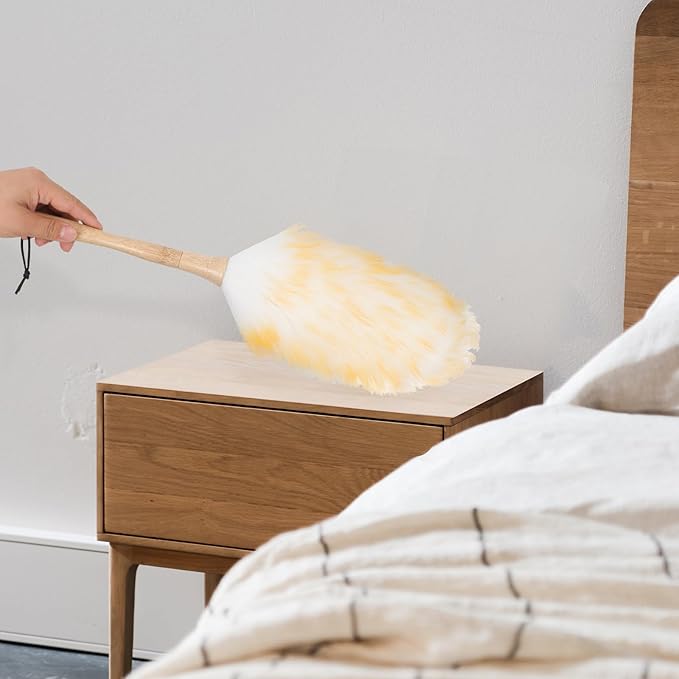 Operitacx Lambswool Duster for Cleaning, 22cm Handheld Wool Dust Remover Brush with Static Charge, Soft Furniture and Car Interior Sweeper for Home and Office Use