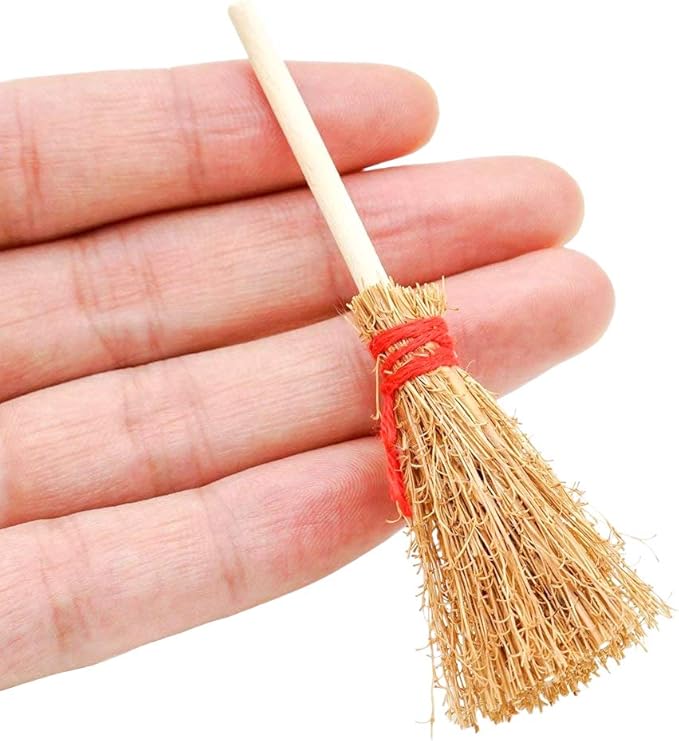 Odoria 1/12 Miniature Broom Dollhouse Decoration Accessories