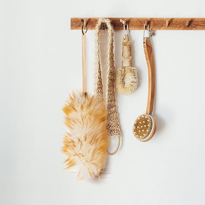 100% Sheepskin Duster with Solid Wooden Handle – Flexible Anti-Static Head, Comfortable Grip, 17.8 Inch Feather Duster for Home, Office, and Car Cleaning – Made in Argentina