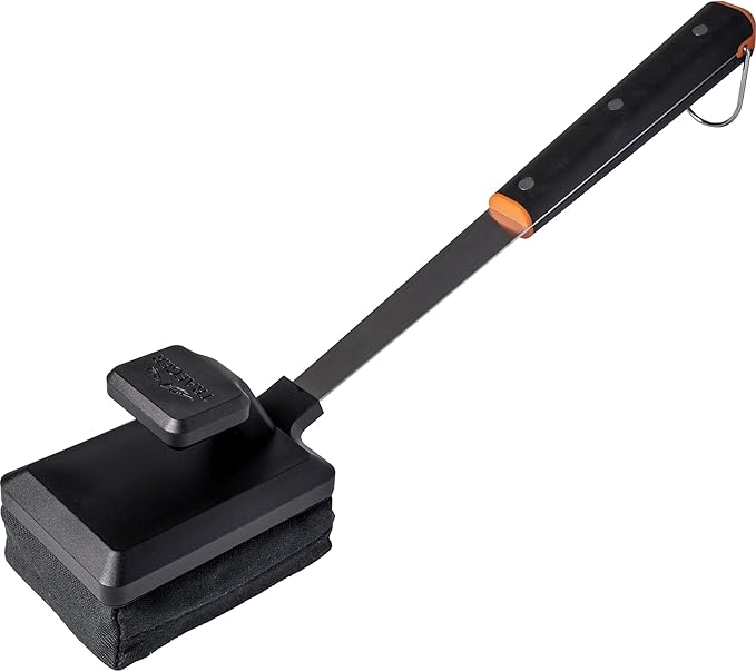 Traeger Grills BBQ Steam N' Clean Grill Brush – Bristle-Free Steam Cleaning Grill Brush for Hot Grates, Safe for Porcelain Grates & Flat Top Griddles, Dishwasher-Safe Replaceable Head