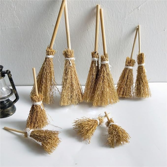 Miniature Artificial Mini Straw Brooms with Ropes Halloween Broom Dollhouse Straw Craft Decoration Witches Accessory (White)