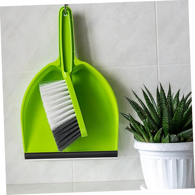 4pcs Rubber Dustpan Edge Strips for Enhanced Cleaning Garbage Shovel Lip Protectors Versatile Replacement for Dustpans Rubber Construction Black Design