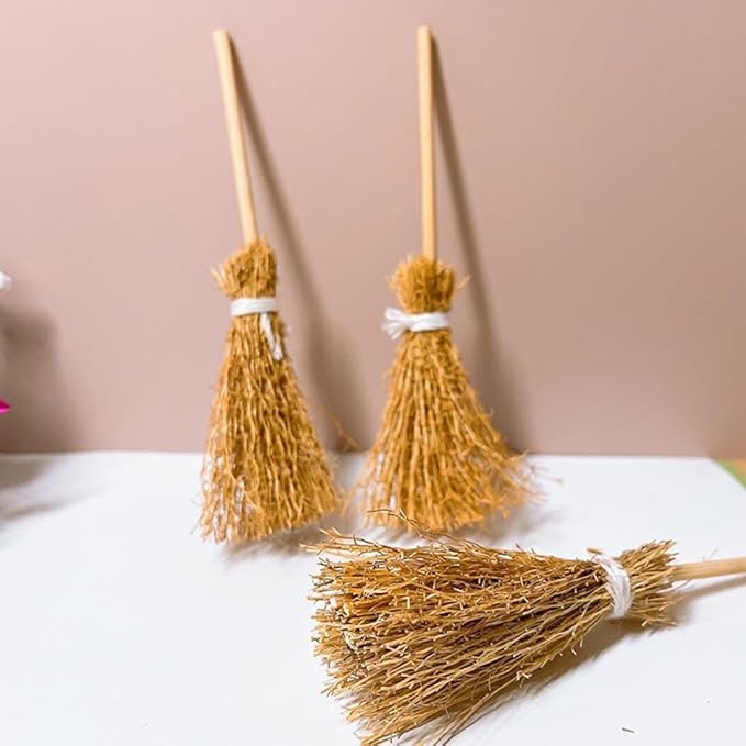 Miniature Artificial Mini Straw Brooms with Ropes Halloween Broom Dollhouse Straw Craft Decoration Witches Accessory (White)