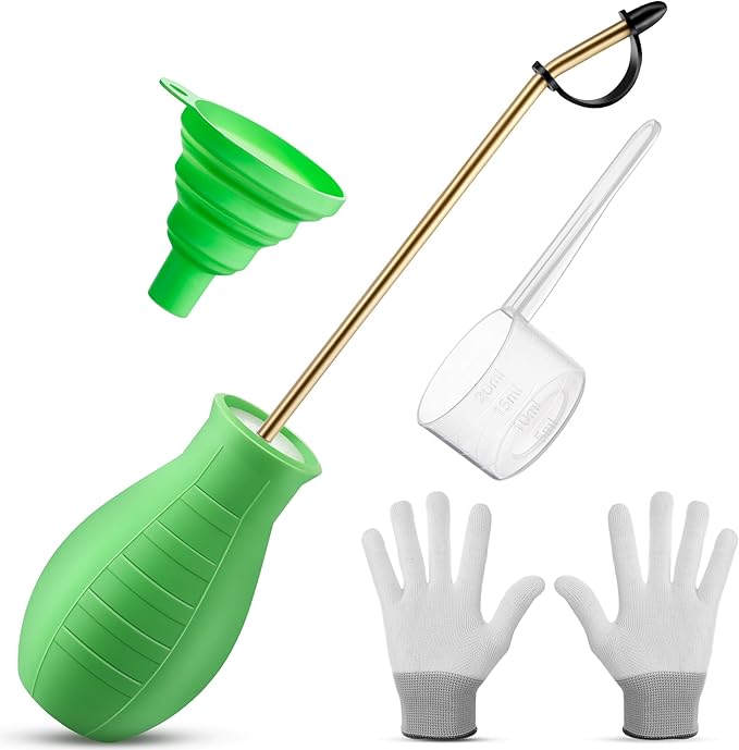Diatomaceous Earth Powder Duster, 8OZ Garden Powder Applicator Dispenser with Long Metal Tube, Bulb Duster Sprayer for Home Organic Gardening Agricultural Supply(Green,1 Pack)