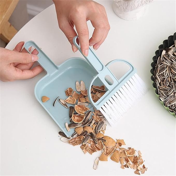 Mini Desktop Dustpan Set Car Sweep Bed Hair Garbage Shovel Small Sweeping Keyboard Brush Fruit Brush (A, One Size)