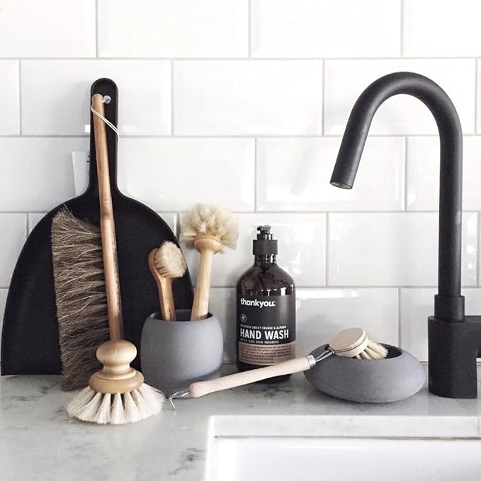 Iris Hantverk Handheld Dustpan & Brush Set with Horsehair in Black
