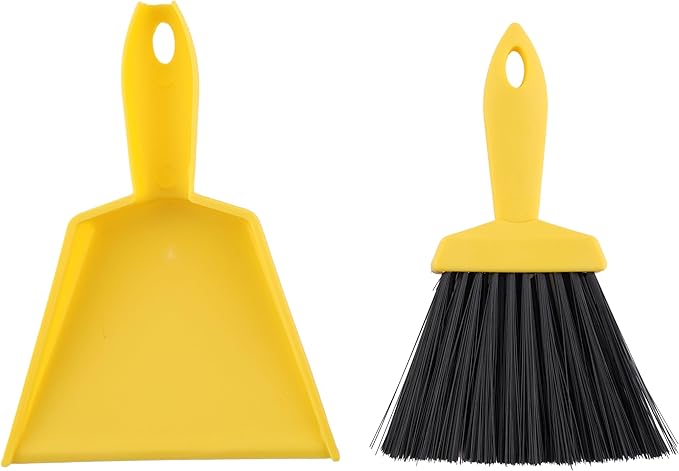 Coghlan's Compact Nesting Tent Whisk and Dust Pan: Lightweight 3.5 oz Handheld Cleaning Set with Fine Bristles, Collects Sand and Dirt, Ideal for Camping, Hiking, and Outdoor Adventures