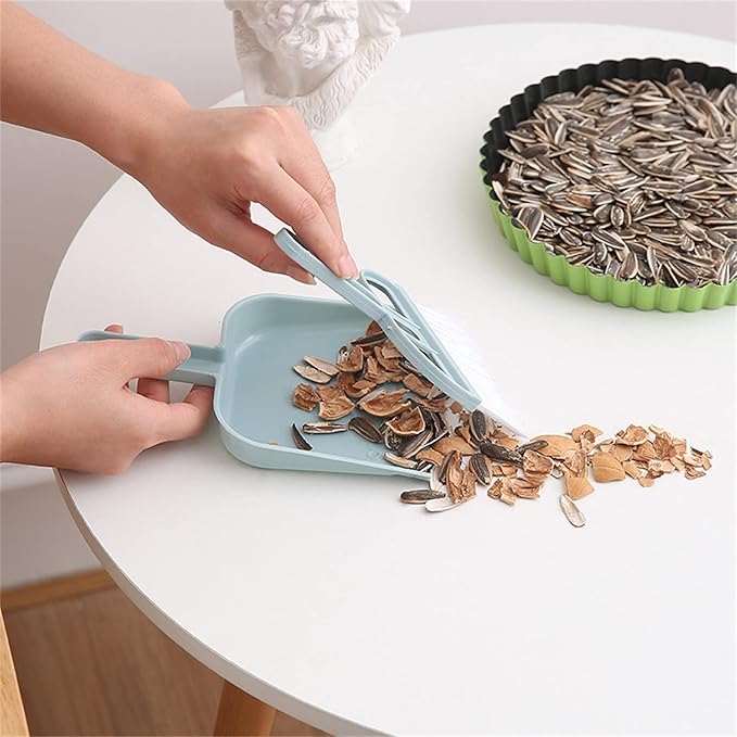 Mini Desktop Dustpan Set Car Sweep Bed Hair Garbage Shovel Small Sweeping Keyboard Brush Fruit Brush (A, One Size)