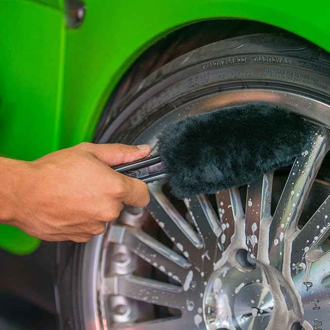 Chemical Guys Gerbil Wheel and Rim Cleaning Brush - Soft Natural Bristle Detailing Tool for Tires, Exhausts & Delicate Surfaces - Wheel Cleaner Brush to Safely Clean Brake Dust, Grime and Dirt, 1 Pack
