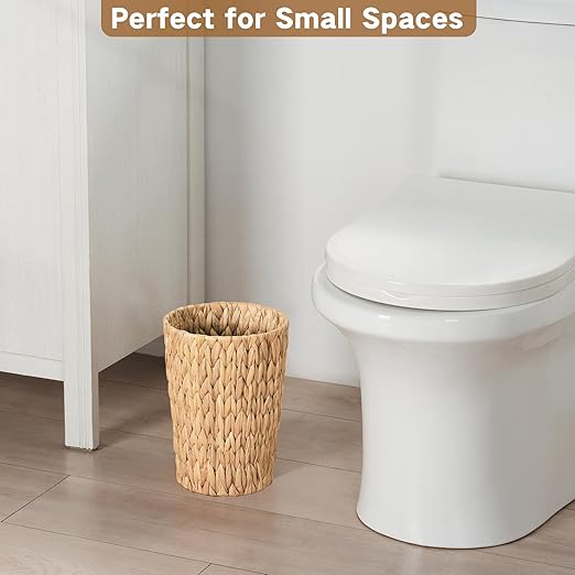 2 Pack Wicker Trash Can, Small Bathroom Trash Can, 2 Gallon Woven Natural Water Hyacinth Waste Basket for Bedroom, Boho Garbage Can for Decor Home Kitchen Living Room Office (Round)