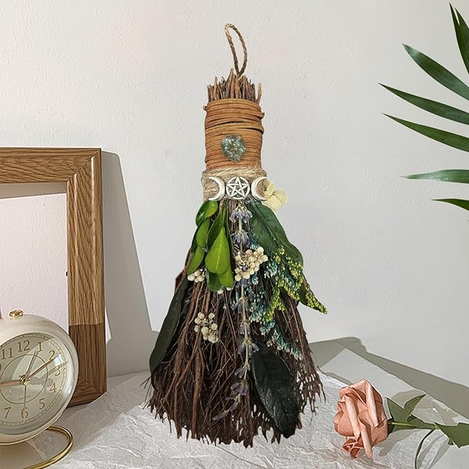 Cinnamon Broom 7.5 Inch Witch Broom for Altar Magic Crystal Handmade Mini Cinnamon Broomstick Scented Natural Herbal Protection Witchcraft Supplies for Wiccan Décor Witchy Gifts (Green)