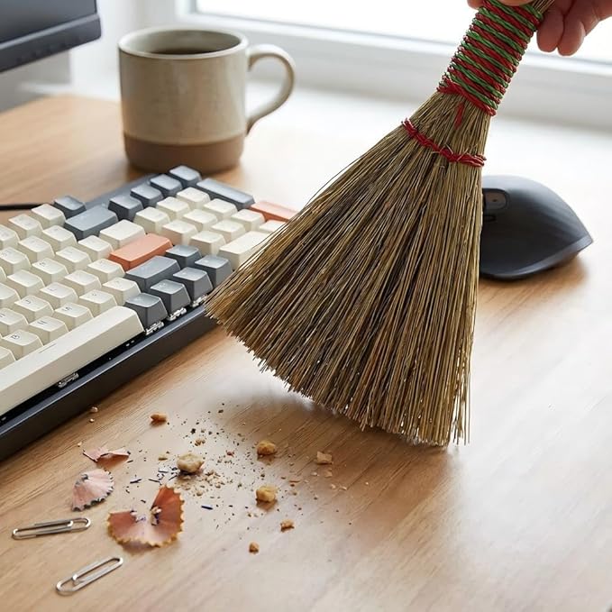 Mini Straw Broom, Desktop Cleaning Broom, Portable, Used for Cleaning Kitchens, Offices, Homes, Computers, and car