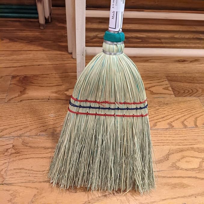 Lehman's Amish Made Barn Broom, Handmade of Corn Straw, Short 32 Inch Long