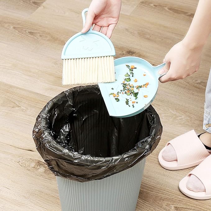 Small Dustpan and Brush kit, Multifunctional Cleaning Tool (with Manual Broom Brush), Plastic dust Collector (Green)