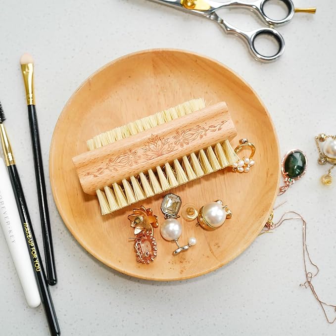 Wooden Fingernail Brush & Nail Scrubber to Clean Under Nails, Hand and Toenail Care Brush (Flower)