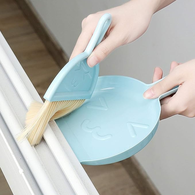 Small Dustpan and Brush kit, Multifunctional Cleaning Tool (with Manual Broom Brush), Plastic dust Collector (Green)