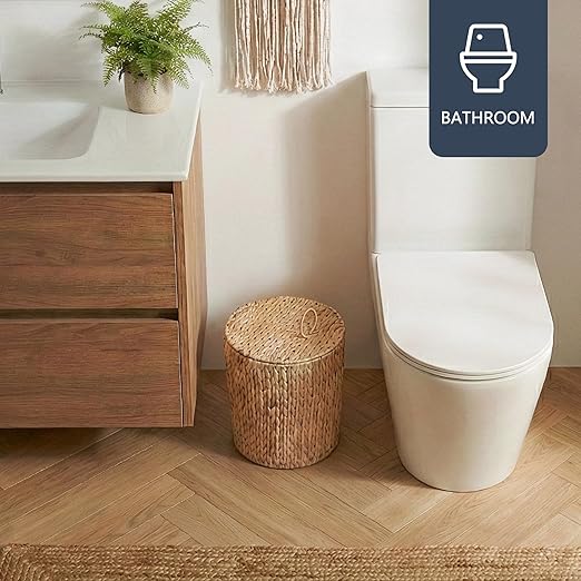 4 Gallon Wicker Trash Can with Lid, Small Bathroom Trash Can, Water Hyacinth Woven Waste Basket, Rattan Boho Decorative Garbage Can with Removable Liner for Bedroom, Home Office (Round,Natural)
