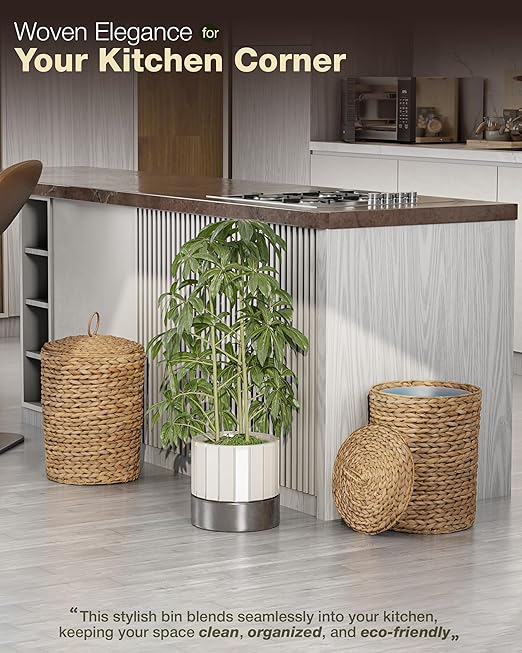 BLUEWEST 4.5 Gallons Wicker Trash Can with Lid, Handwoven Rattan Trash Can, Woven Decorative Wastebasket, Wicker Waste Basket with Removable Plastic Inner Bin for Bathroom, Bedroom, Office, or Kitchen