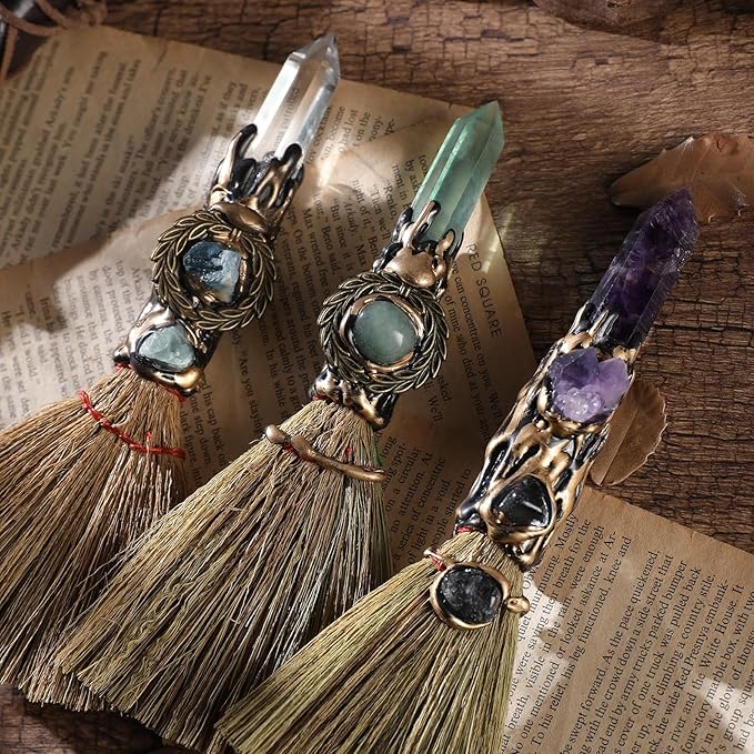 Witch Crystal Altar Broom - Natural Crystal Magic Broom for Wiccan Décor Halloween Costume Handmade 8 Inches Mini Witches Broomstick with White Crystal Stone for Cleansing Healing Feng Shui