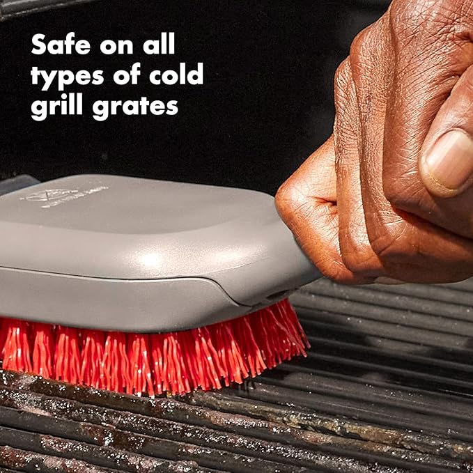 OXO Good Grips Nylon Grill Brush for Cleaning Cold Grill Grates with 2 Replacement Head, Red