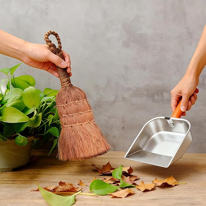 Mini Dustpan and Brush Set, Palm Fiber Handheld Small Broom and Metal Dustpan Combination (Small Broom and Dustpan)