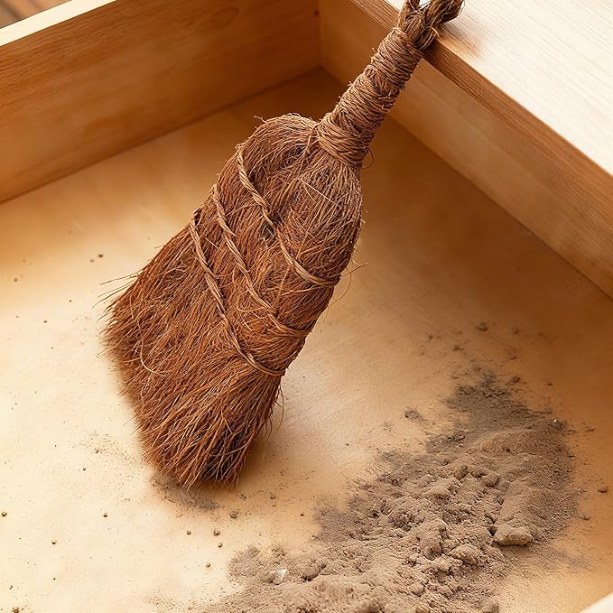 Mini Dustpan and Brush Set, Palm Fiber Handheld Small Broom and Metal Dustpan Combination (Small Broom)
