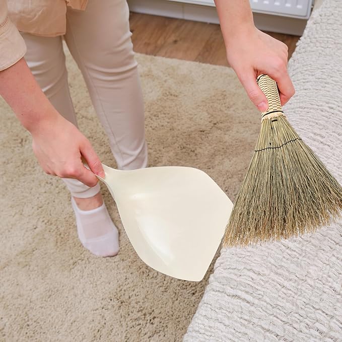 Mini Handheld Corn Broom Woven Straw Cleaning Brush for Home Car for Small Spaces Reach Areas Housewarming Present Compact Easy to Store