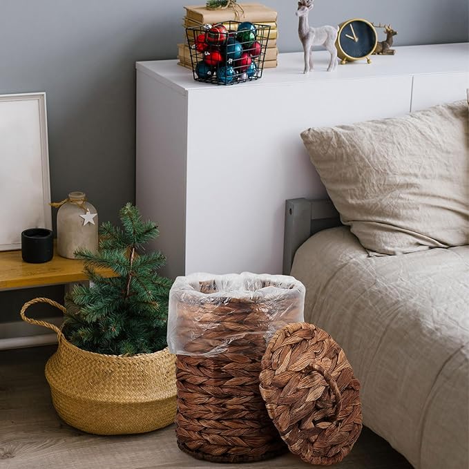 Ctosree 2 Pcs Wicker Trash Can Basket Woven Waste Basket with Lid Bathroom Wastebasket Garbage Bin with 100 Pieces of Trash Bags for Bedroom Farmhouse Home Office Kitchen(Deep Coffee, Small)