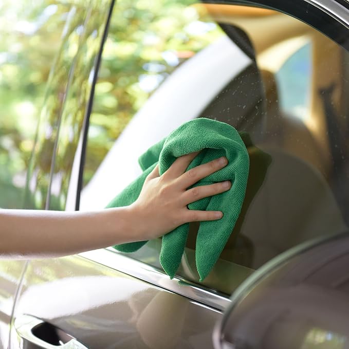 CARCAREZ Premium Microfiber Detailing Towels, 340 GSM Lint Free Car Buffing Waxing Polishing Drying Towel, Pack of 6 (Green)