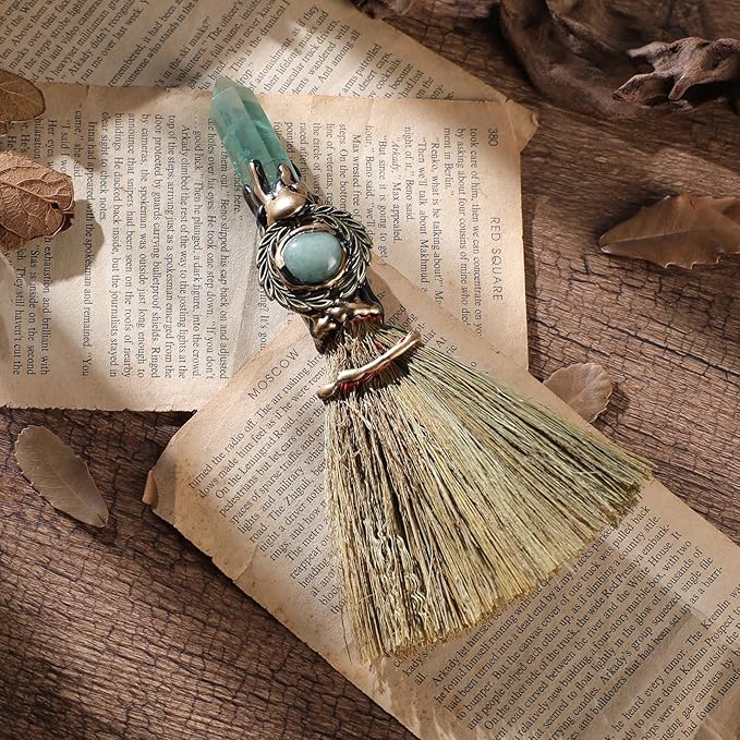 Witch Broom Green Crystal - Witch Wiccan Altar Broom Witchcraft Witches Pagan Altar Decor Natural Reiki Energy Wand Stone Ritual Magic Ceremonial for Meditation Therapy Halloween Decorations