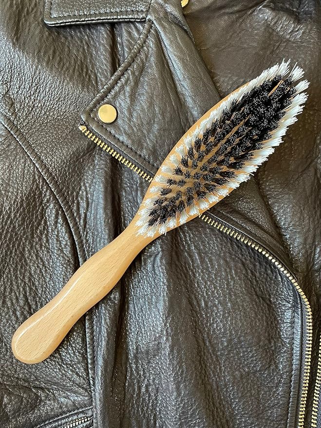 Geist. Clothes & Garment Brush | for Leather, Suede, Nubuck, Velvet, Cashmere, Alcantara and Other Fabrics | for Furniture, Clothing and Accessories