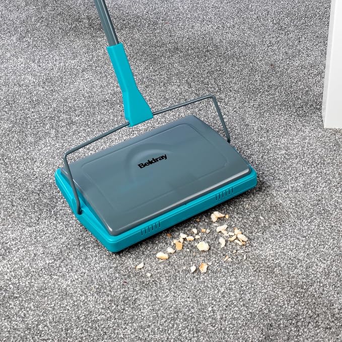Beldray Manual Carpet Sweeper - Includes Cleaning Comb for Bristles, Lightweight Cordless Floor Cleaner, Pet Fur Remover, Easy Use, Thin & Compact, Suitable for Rugs & Hard Indoor Floors